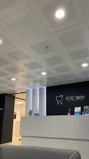 Dent Mavi Polikliniği resepsiyon alanı